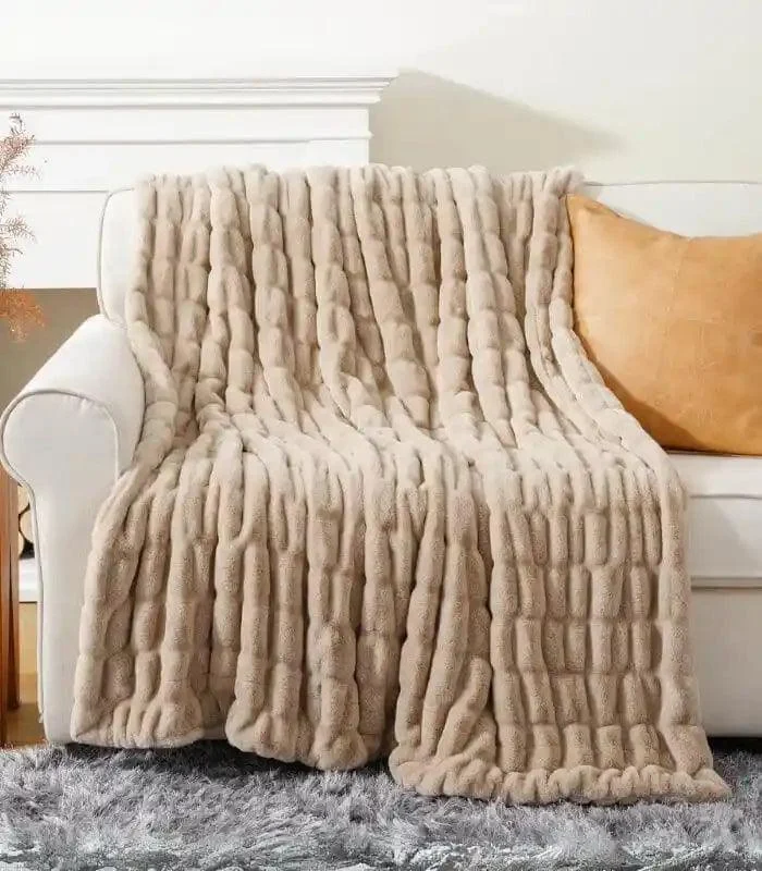 Faux Fur Throw Blanket Luxe Tan Plush and Thick (2 kg) -  - #tag1#