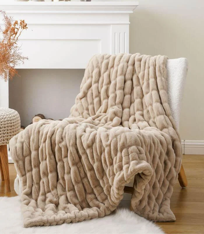 Faux Fur Throw Blanket Luxe Tan Plush and Thick (2 kg) -  - #tag1#
