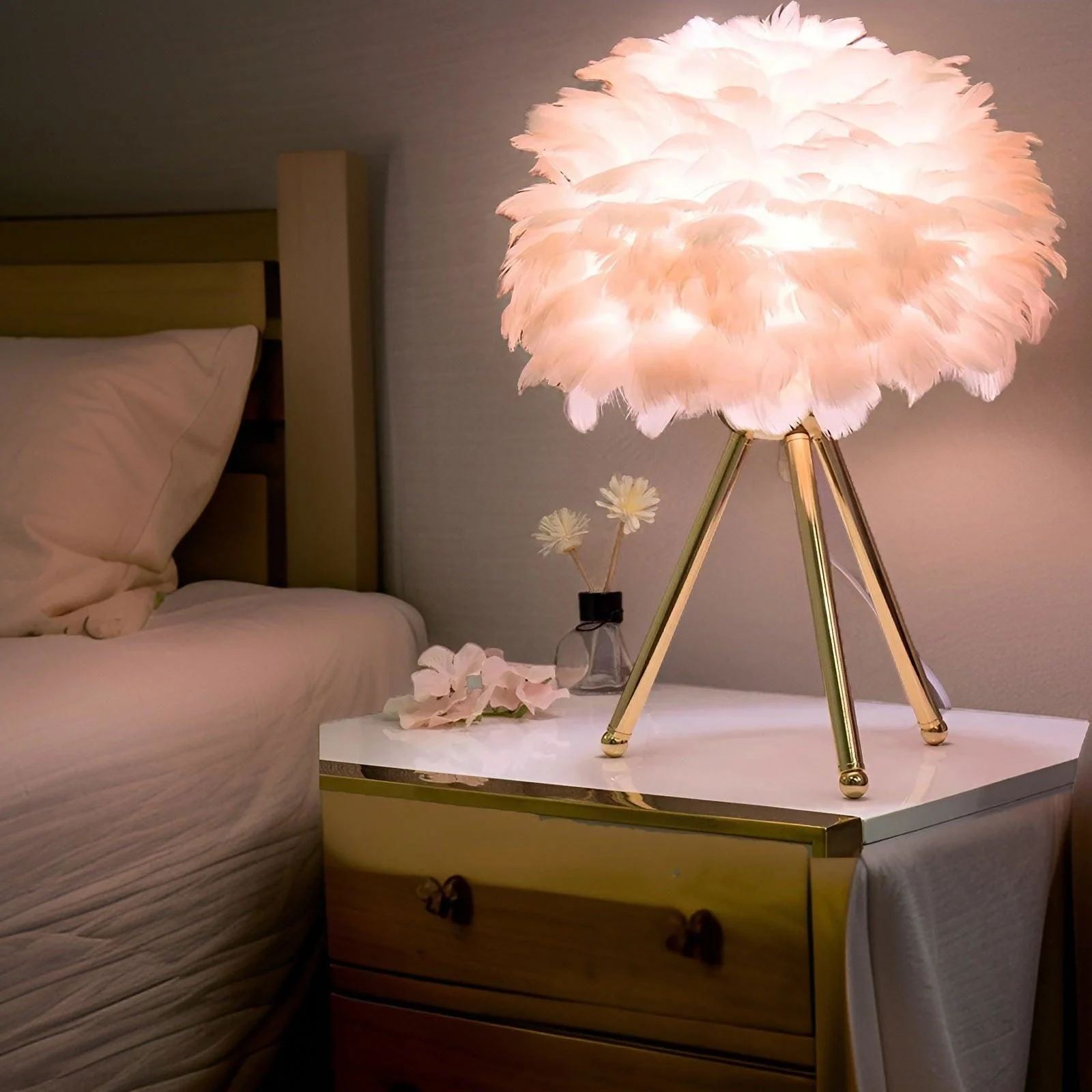 Feather Glow - Handmade Ostrich Feather Table Lamp for Romantic Ambiance -  - #tag1#