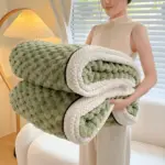 FleeceDream Premium Plush Fleece Blanket warm and comfortable for couch bed and travel tag1