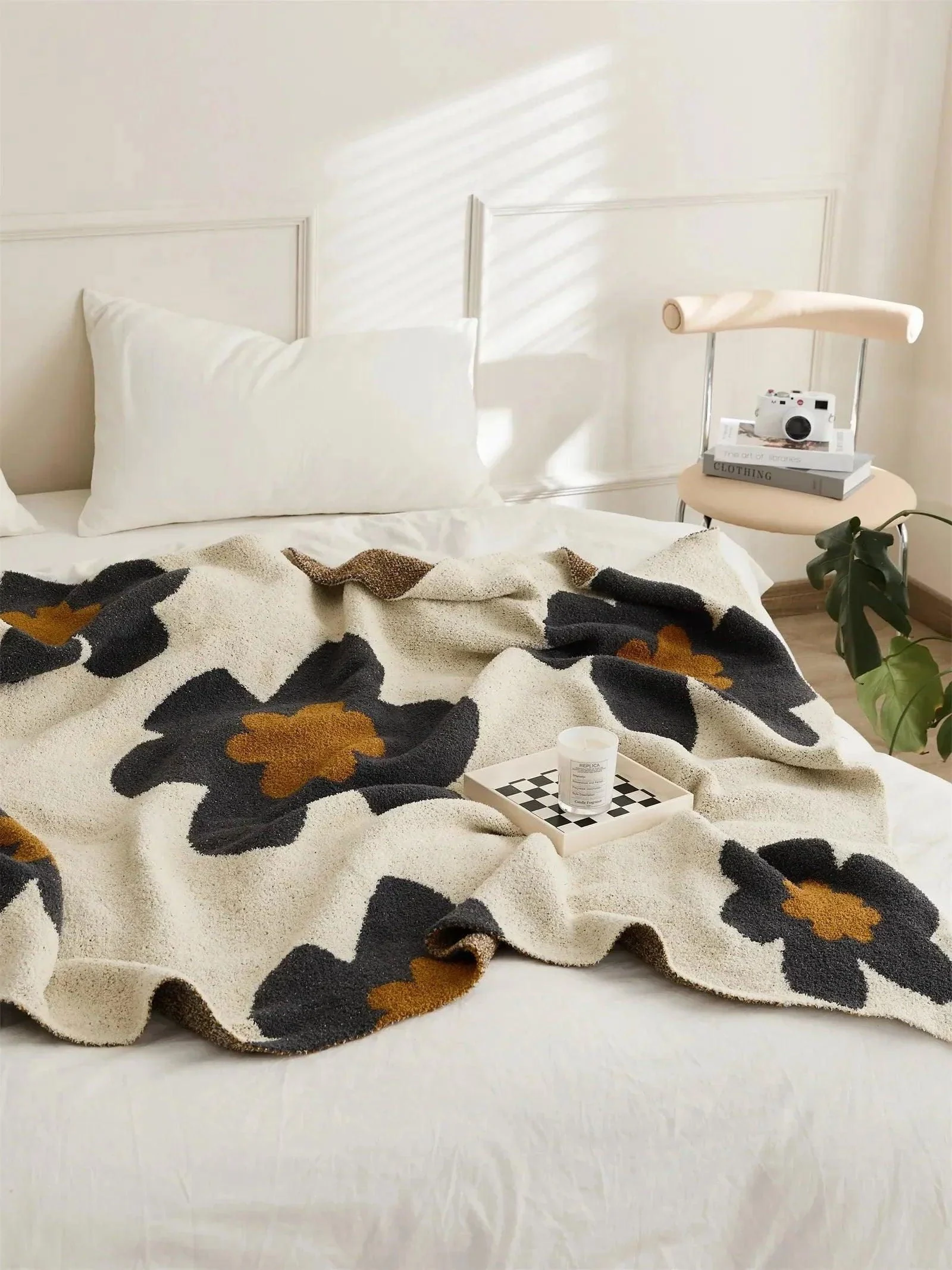 Floral Knitted Microfiber Throw Blanket -