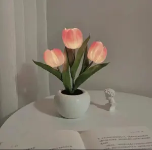 Flower-shaped LED Tulip Lamp - Night Simulation - Mood Lighting - For Living Room/Decoration