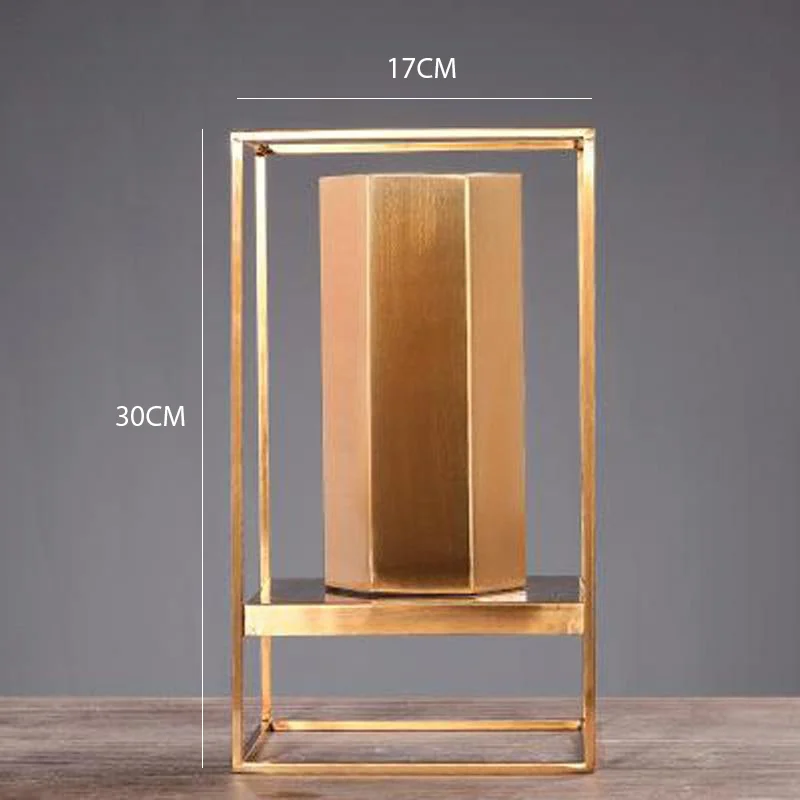 GILDED VASE -  - #tag1#