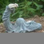 Garden Courtyard Decoration Sculptured Ornaments Death Climbing Out Spider Decoration Style Trendy Resin Crafts tag1