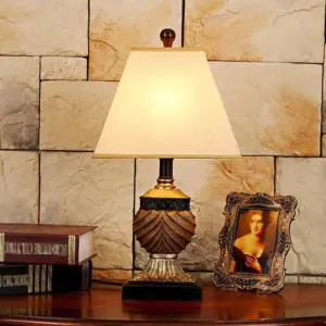 GloLamp - Table lamp with base in urn design