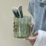 Glossy Wavy Striped Edge Makeup Brush Holder tag1