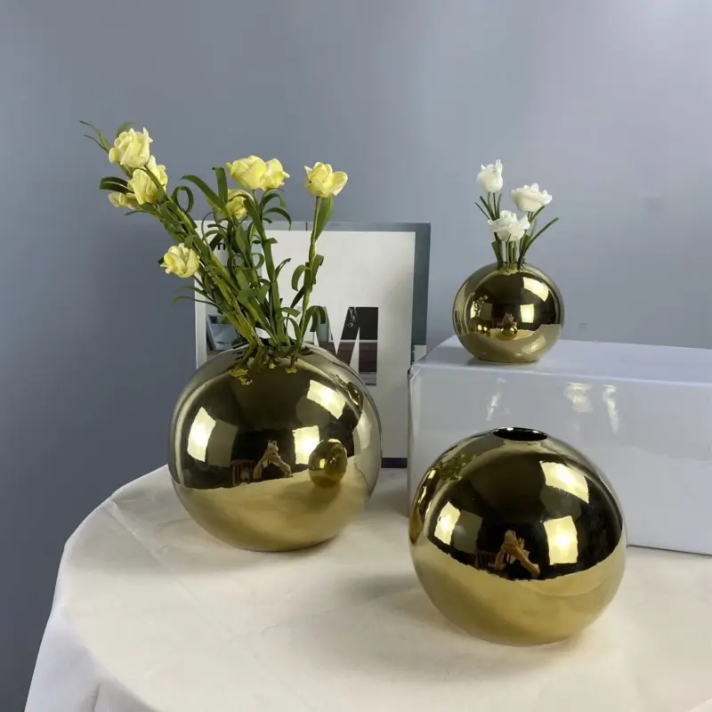 Golden Globe Vase tag1