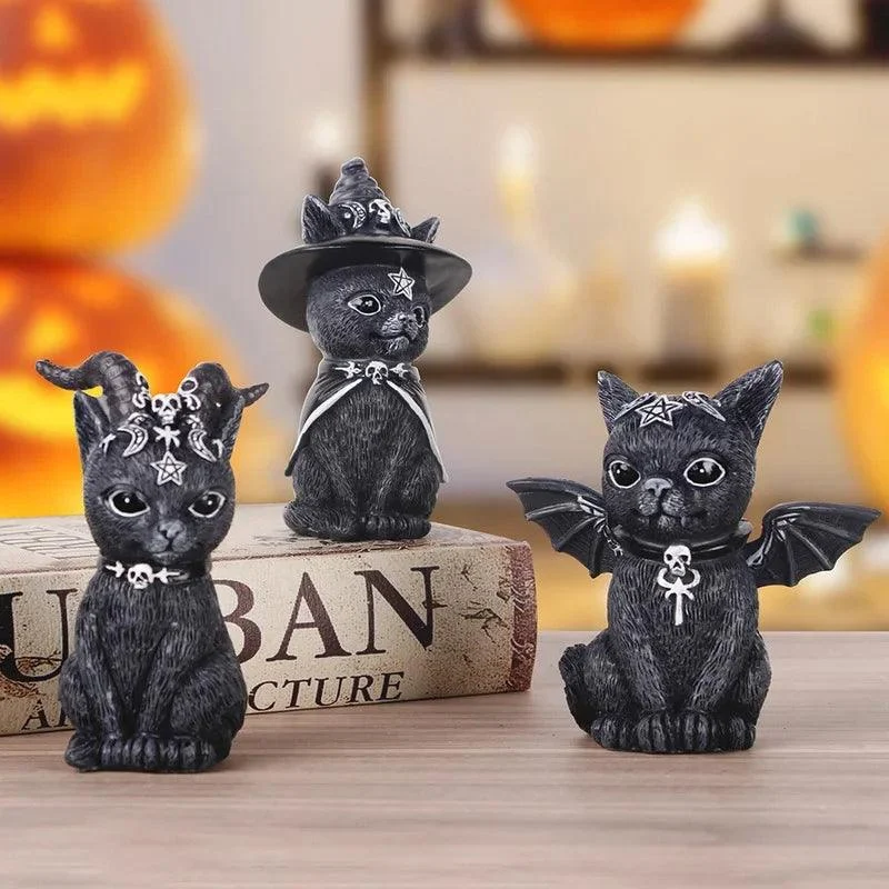 Gothic Cat Statue: Halloween Magic Decor Craft -