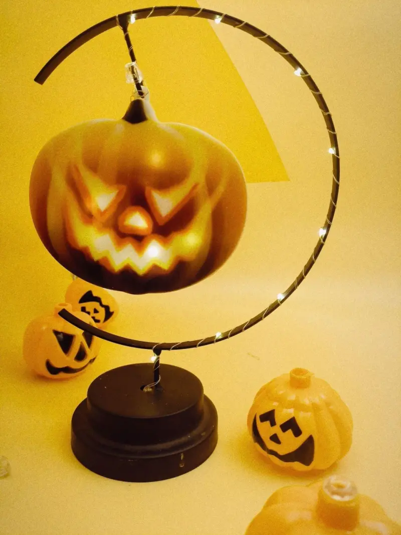 Halloween Wrought Iron Modeling Lamp tag1