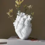 Heart-shaped_Vase_Nice_vase_for_flowers_and_plumes_-_-_tag1_-4271057 Heart shaped Vase Nice vase for flowers and plumes tag1