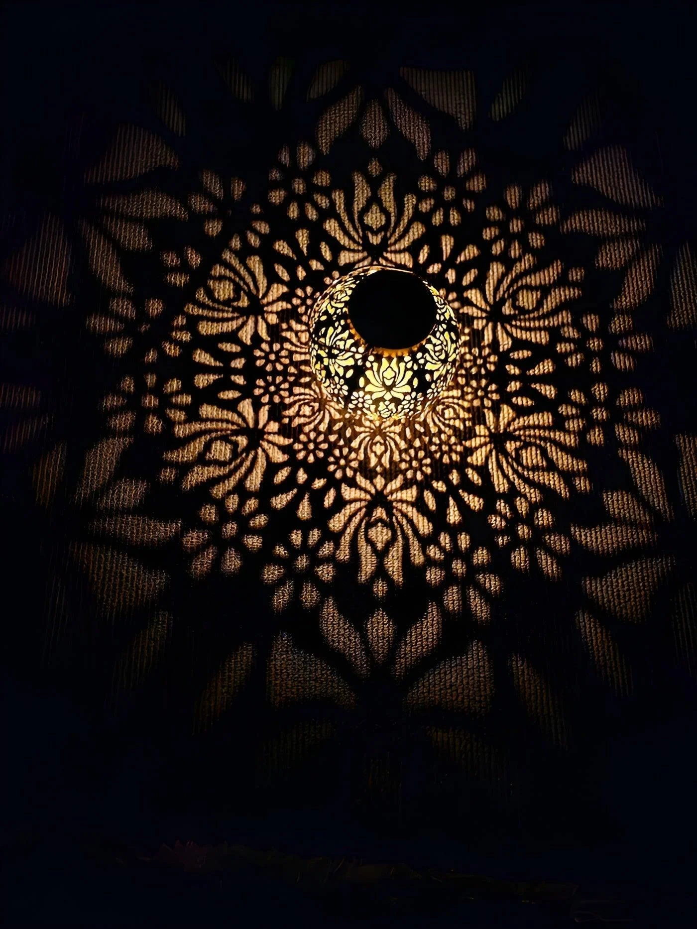 Hollow elegance - Waterproof LED solar garden pendant lamp -  - #tag1#