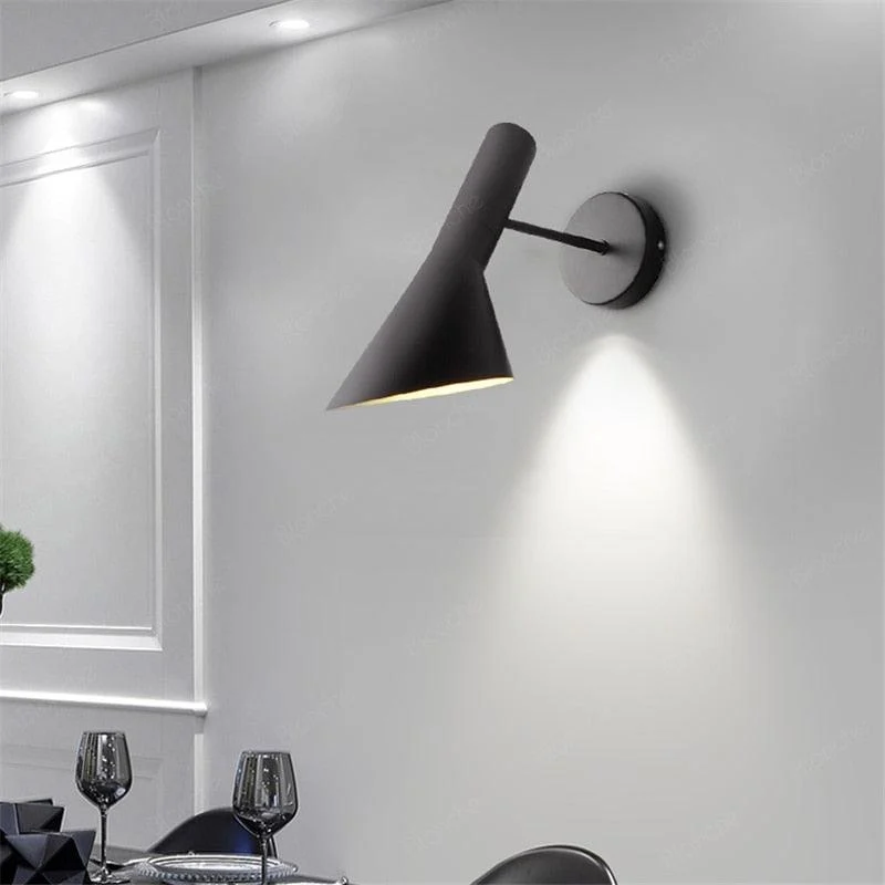 Homeko-Shaped Wall Light -