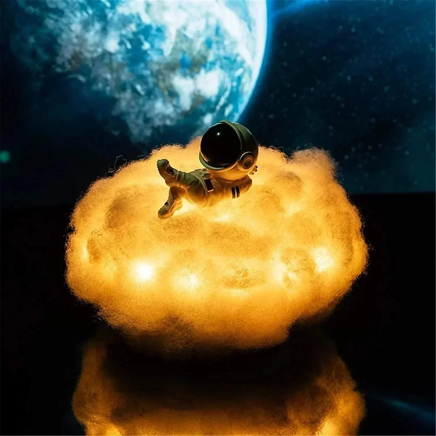 Homeko Cloud Astronaut Lamp -