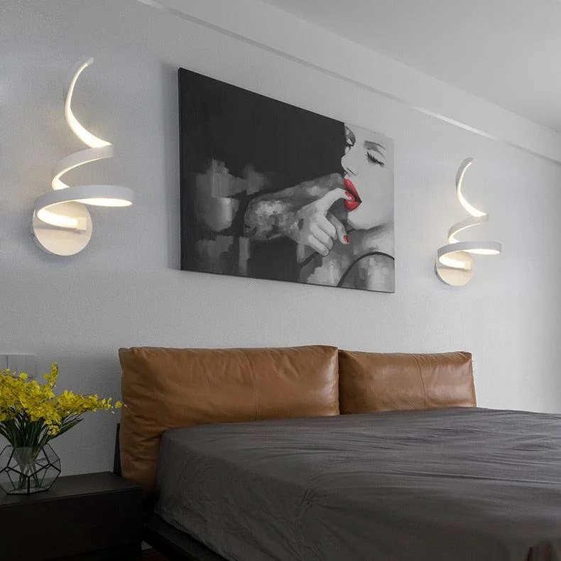 Homeko Curved Metal LED Wall Lamp -