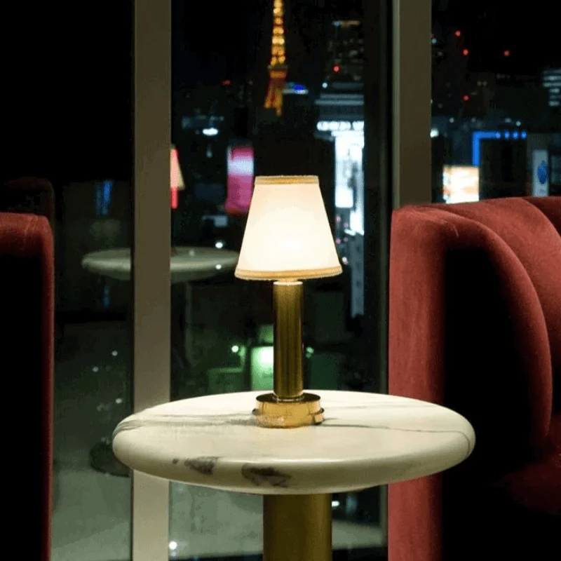 Homeko Elegance Vintage Table Lamp -