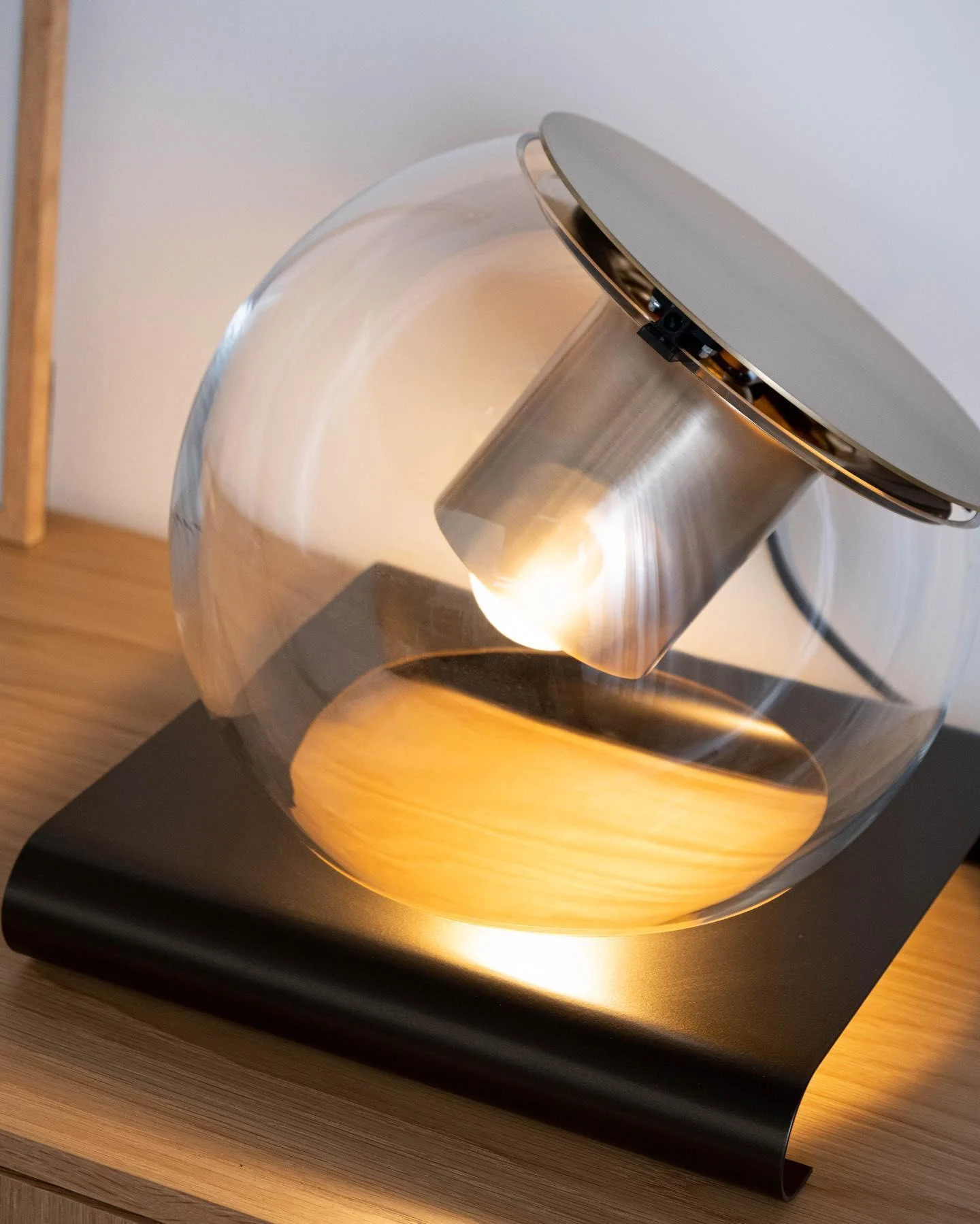 Homeko Globe Table Lamp -