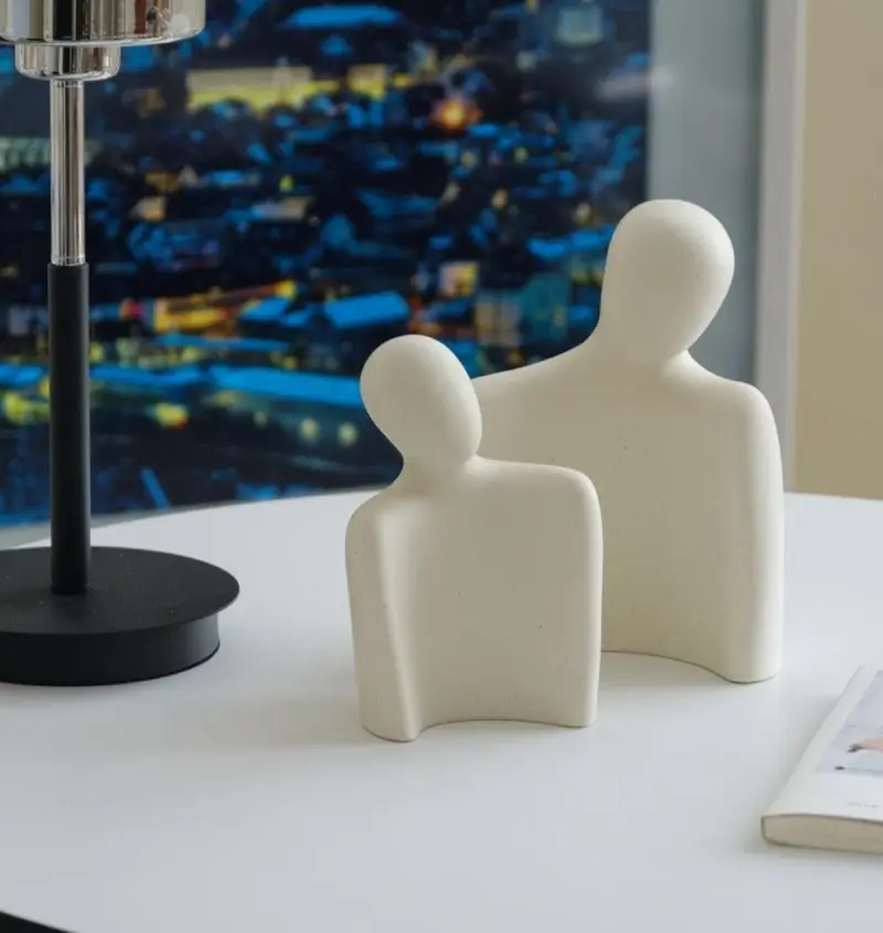 Homeko Modern Couple Statue Table Decor