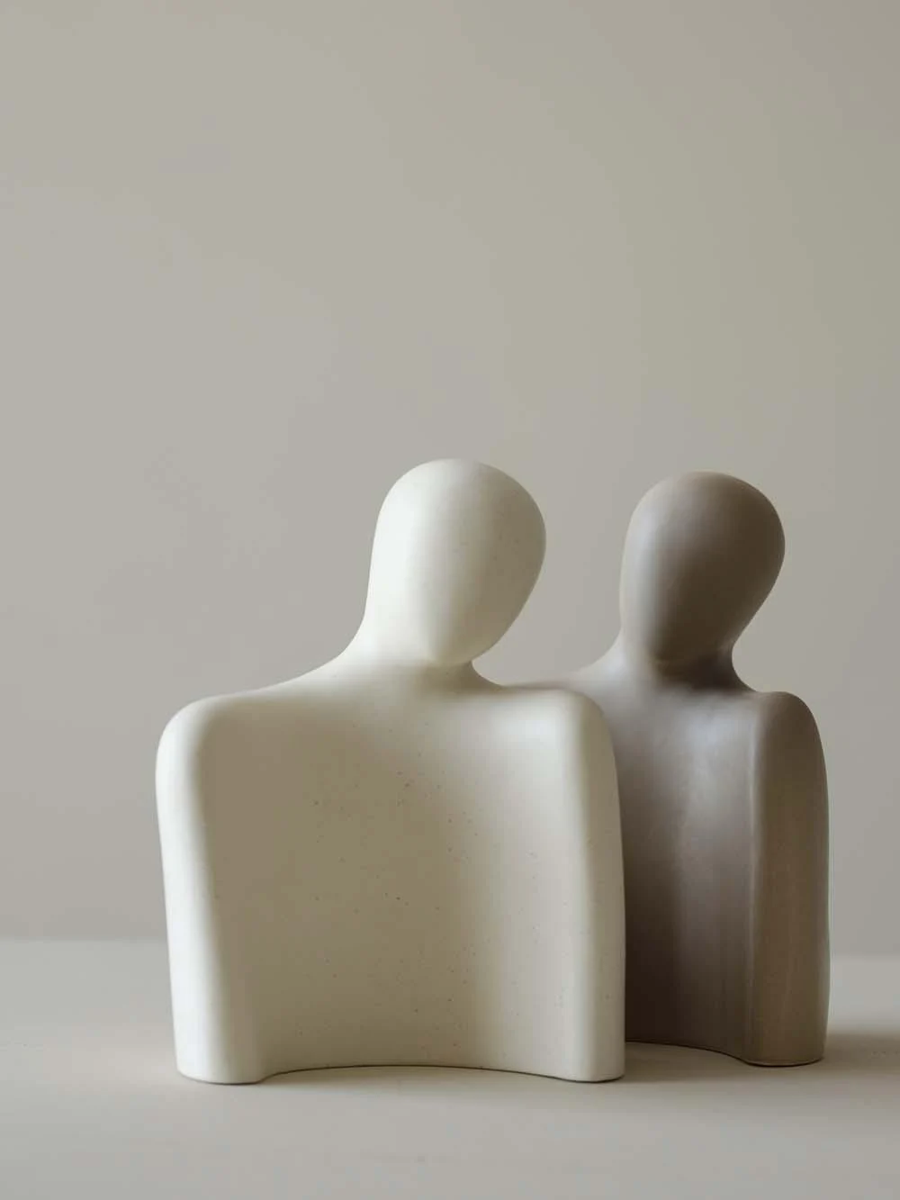 Homeko Modern Couple Statue Table Decor -