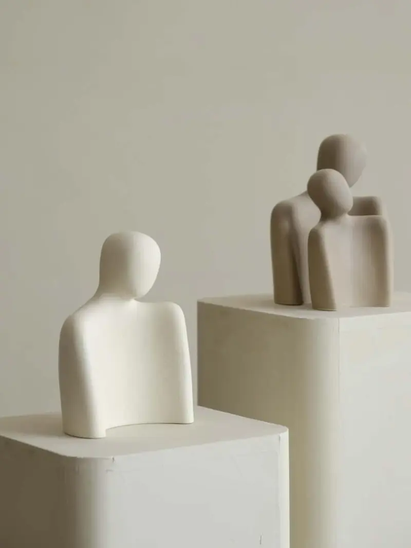 Homeko Modern Couple Statue Table Decor