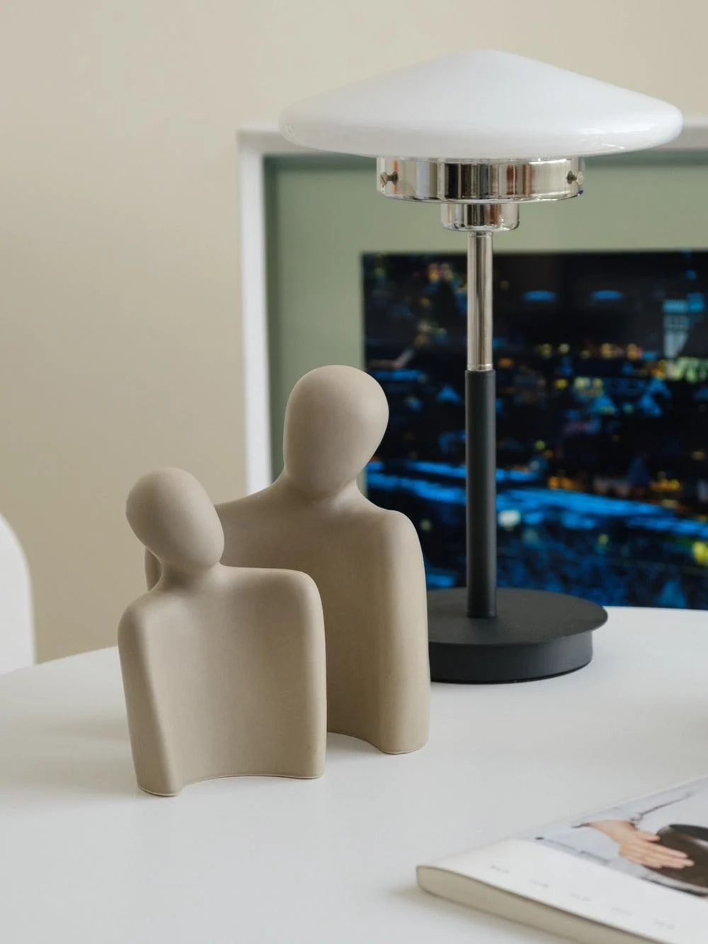 Homeko Modern Couple Statue Table Decor -