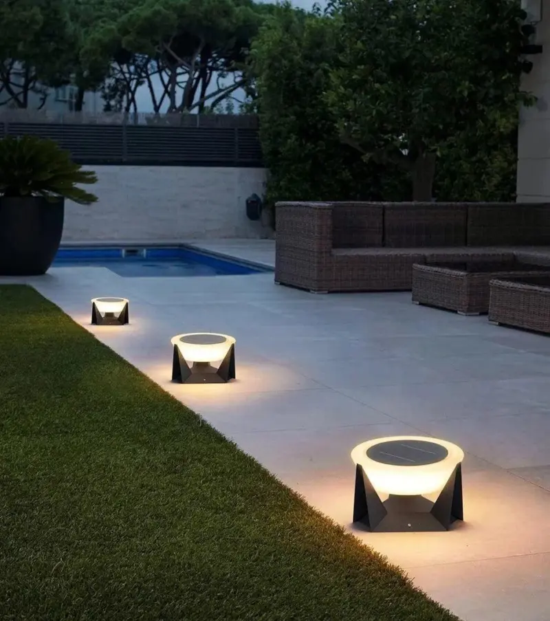 Homeko Outdoor Solar Lamp
