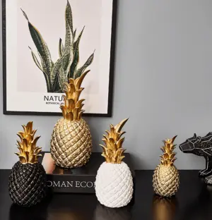 PineArt Decoration - Pineapple Ornament made of Resin - Nordic Creative Fruit Decoration