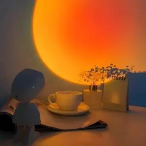 USB-Sunset Projector - 360° Rotating LED Lamp Robot for Dreamy Nights