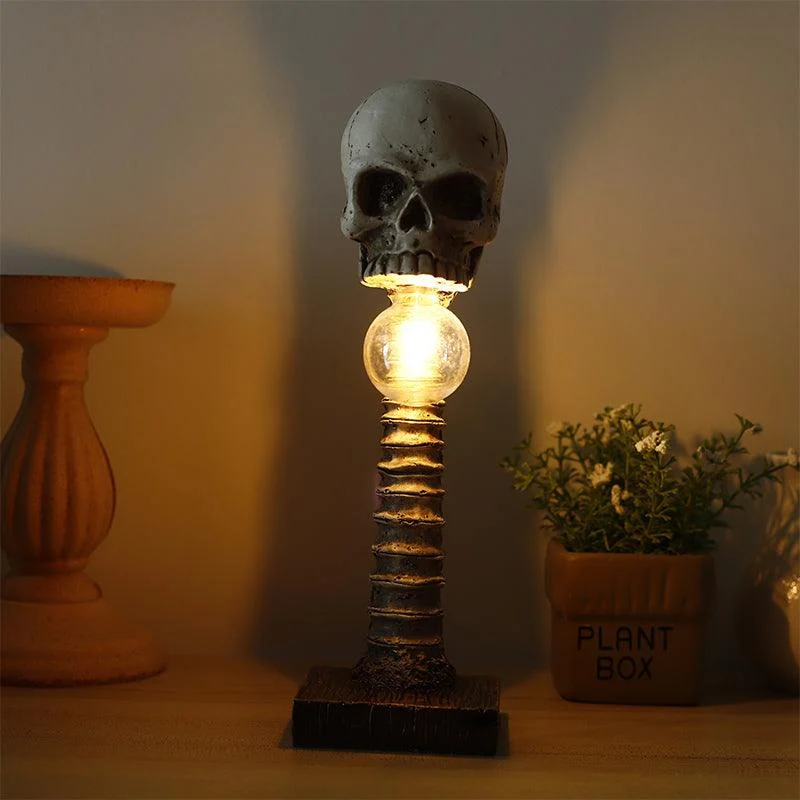 Horror Skull with Spine Lamp -