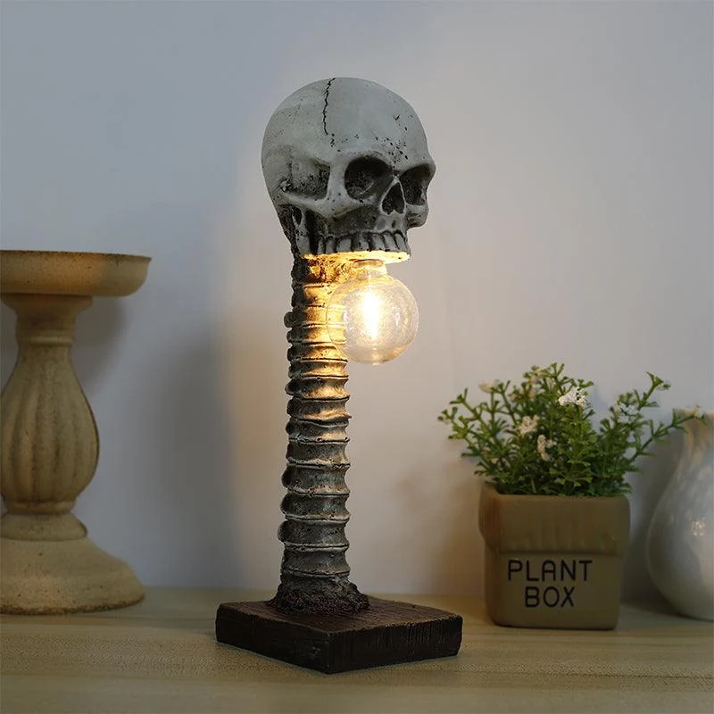 Horror Skull with Spine Lamp -