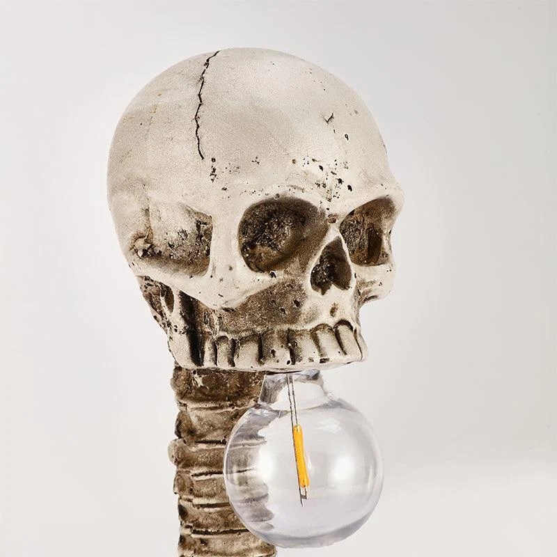 Horror Skull with Spine Lamp -