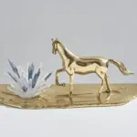Horse_On_The_Edge_Staue_-_-4298362 Horse On The Edge Staue