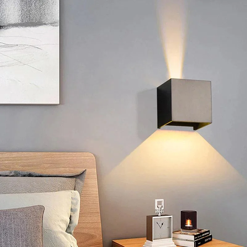 InnovaGleam - Modern wall light for interiors -