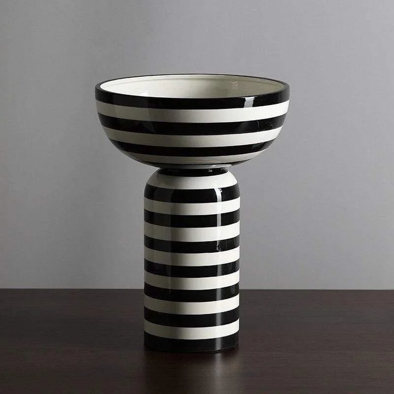 Izanagis Vases -