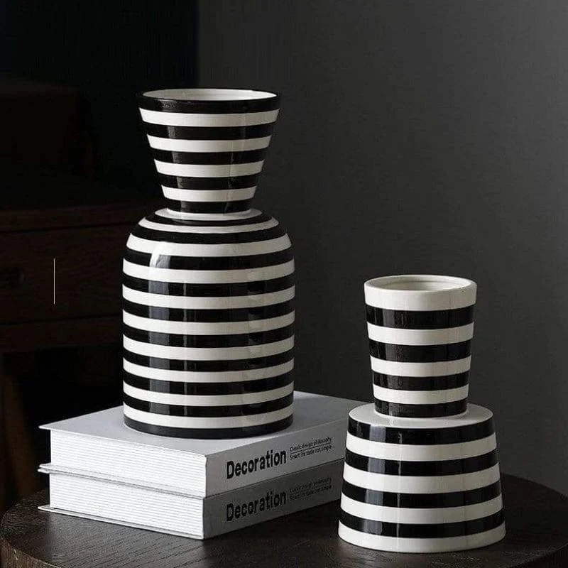 Izanagis Vases -