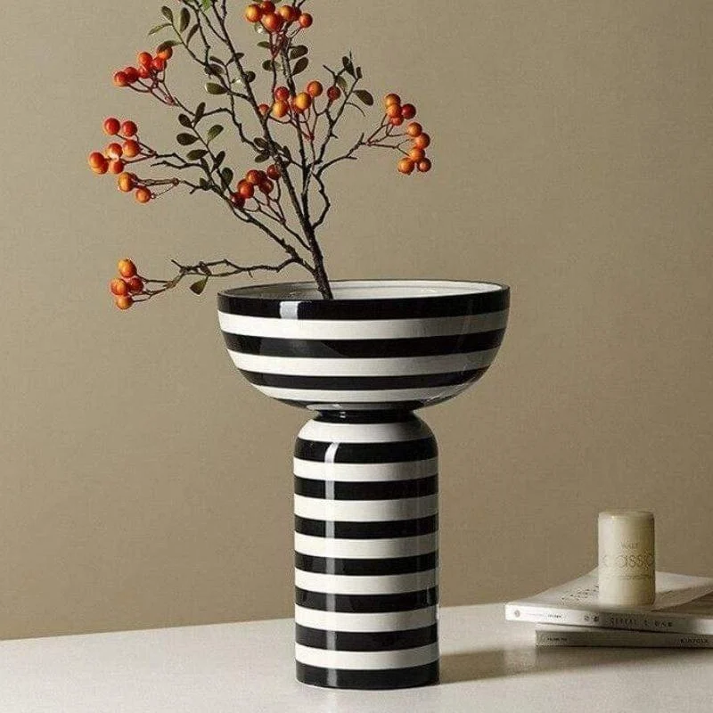 Izanagis Vases -