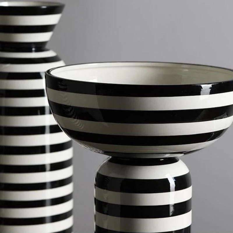 Izanagis Vases -