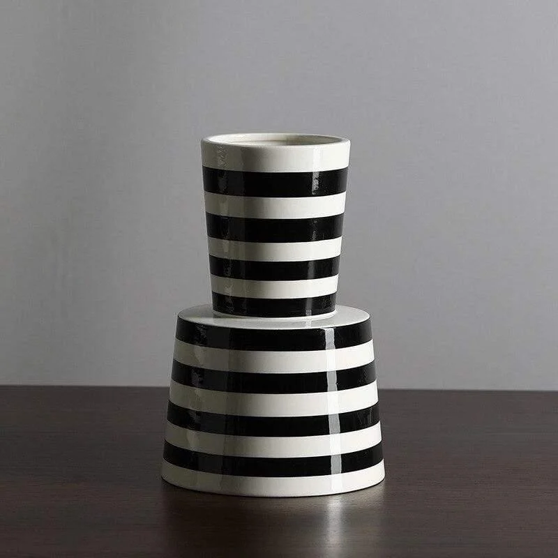 Izanagis Vases -