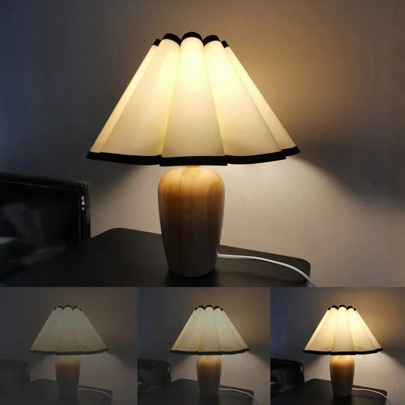 Japan Retro Wooden Table Lamp Fabric Desk Lighting Bedroom Bedside Lamp -