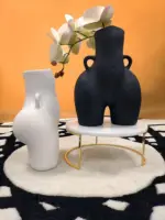 Jarahe Vases