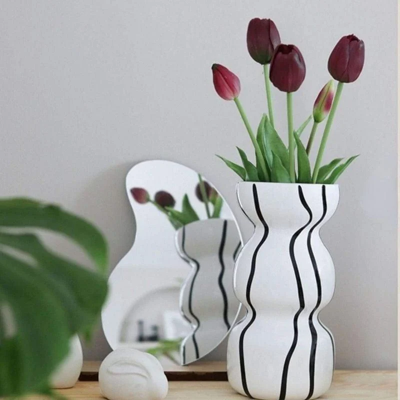 Jessamye Vase -