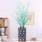 Kishia Vase