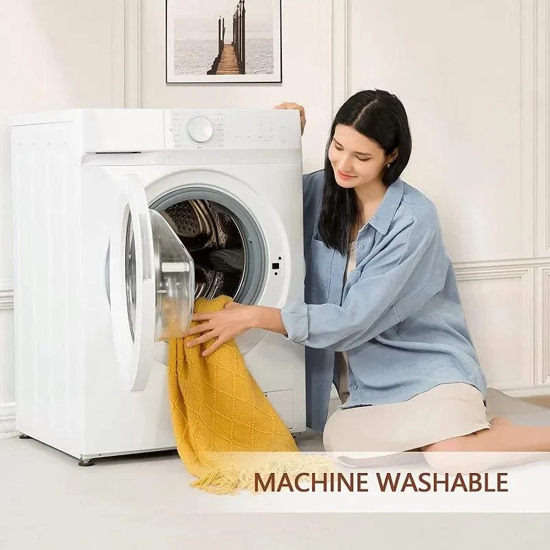 Knitted Waffle Blanket: Nordic Décor Elegance -