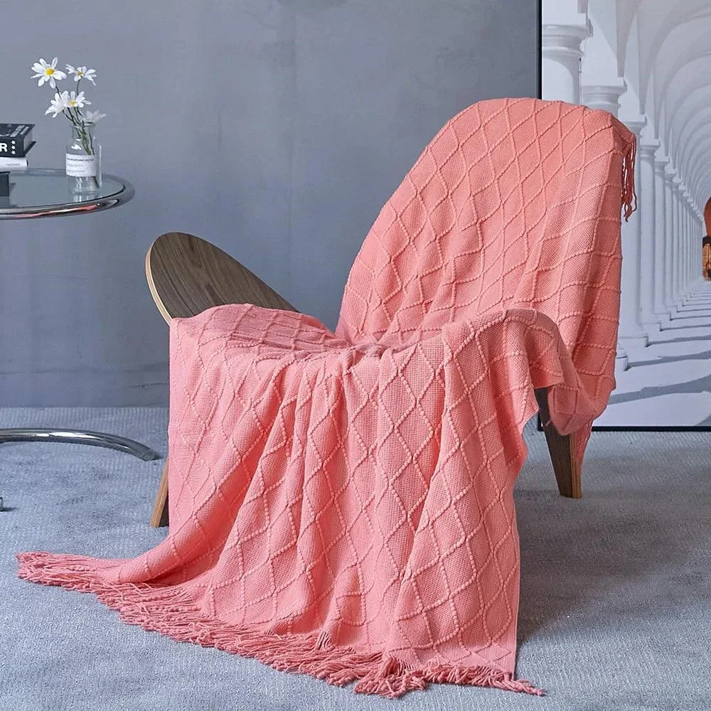 Knitted Waffle Blanket: Nordic Décor Elegance -