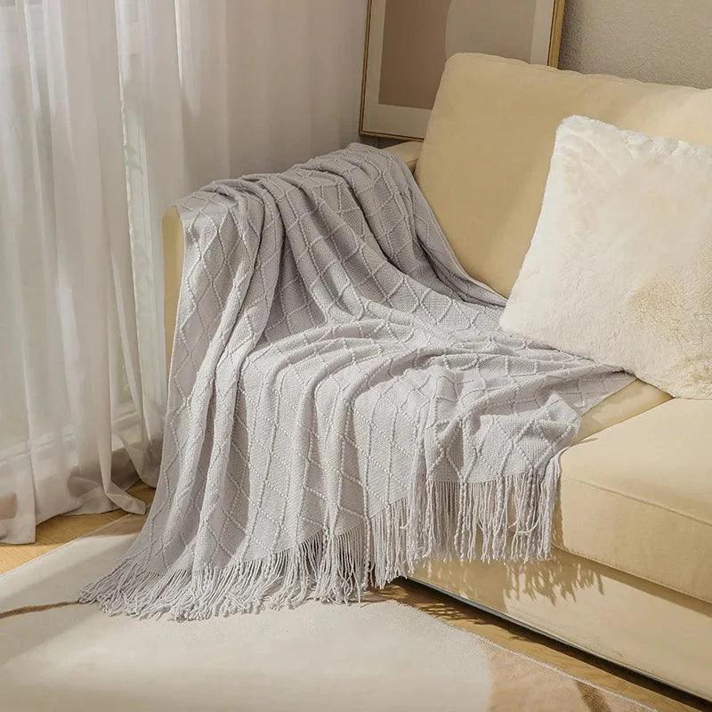 Knitted Waffle Blanket: Nordic Décor Elegance -