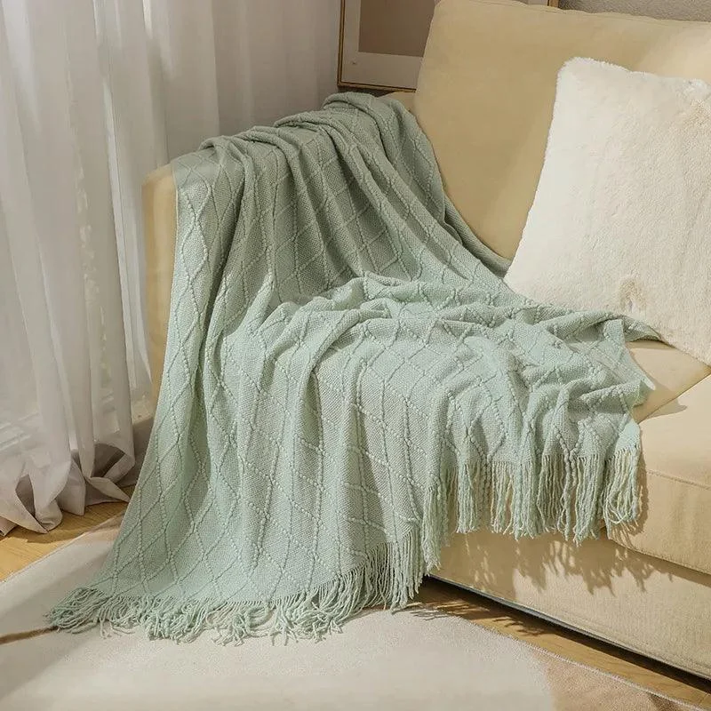 Knitted Waffle Blanket: Nordic Décor Elegance -