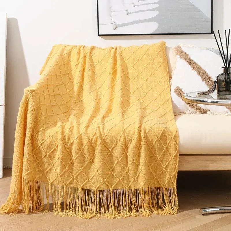 Knitted Waffle Blanket: Nordic Décor Elegance -