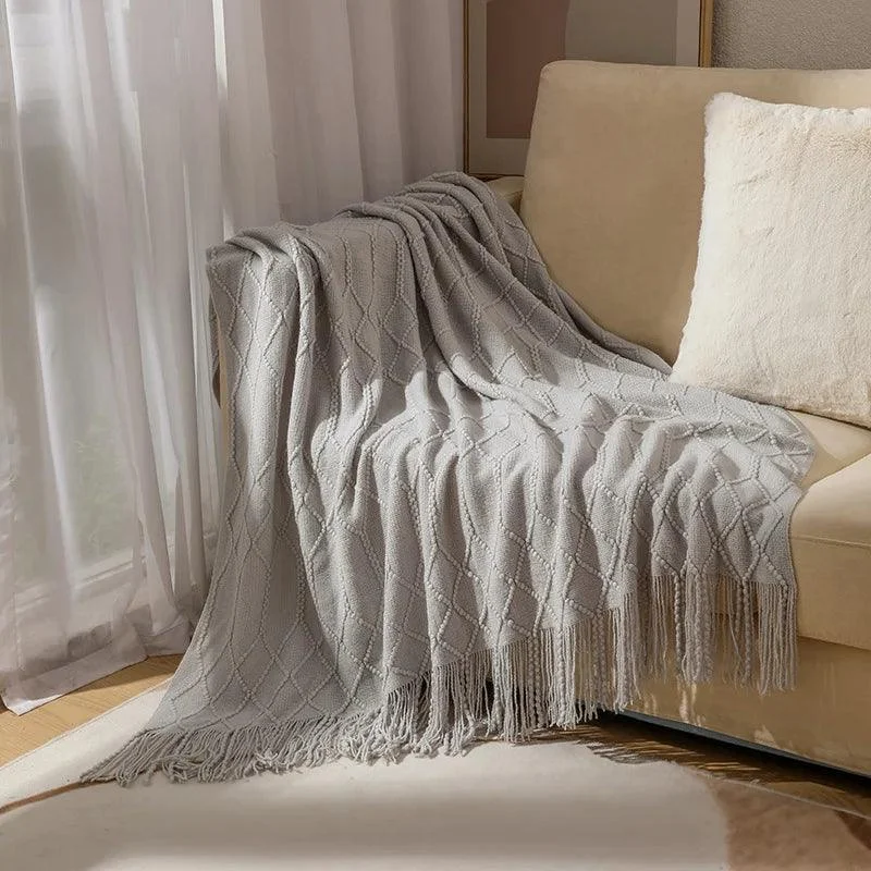 Knitted Waffle Blanket: Nordic Décor Elegance -