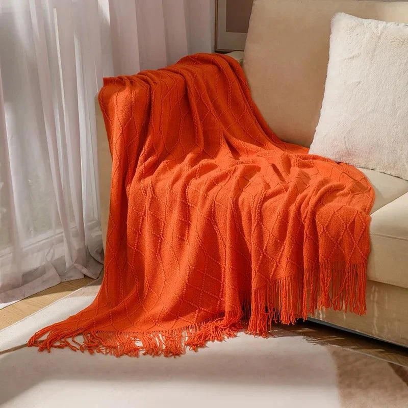 Knitted Waffle Blanket: Nordic Décor Elegance -