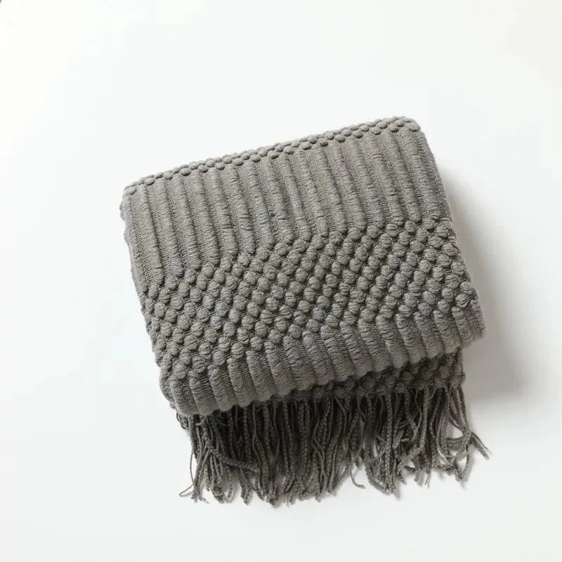 Knitted Waffle Blanket: Nordic Décor Elegance -