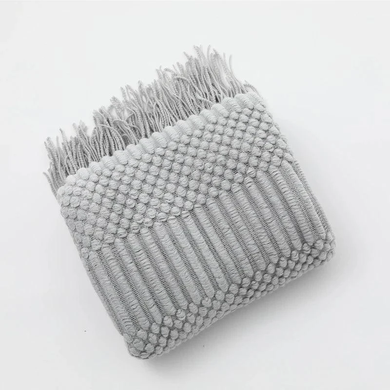 Knitted Waffle Blanket: Nordic Décor Elegance -